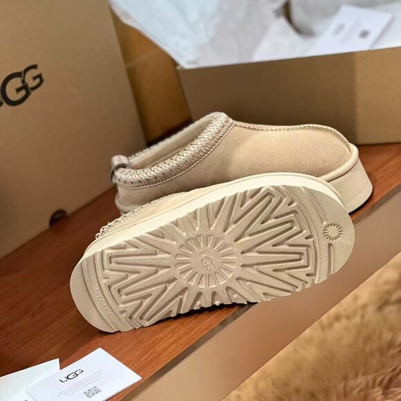 UGG Tazz Platform Slippers Chestnut - Picture 8 of 9